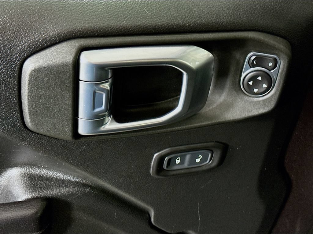 Used 2021 Jeep Wrangler Rubicon AWD/4WD image 21