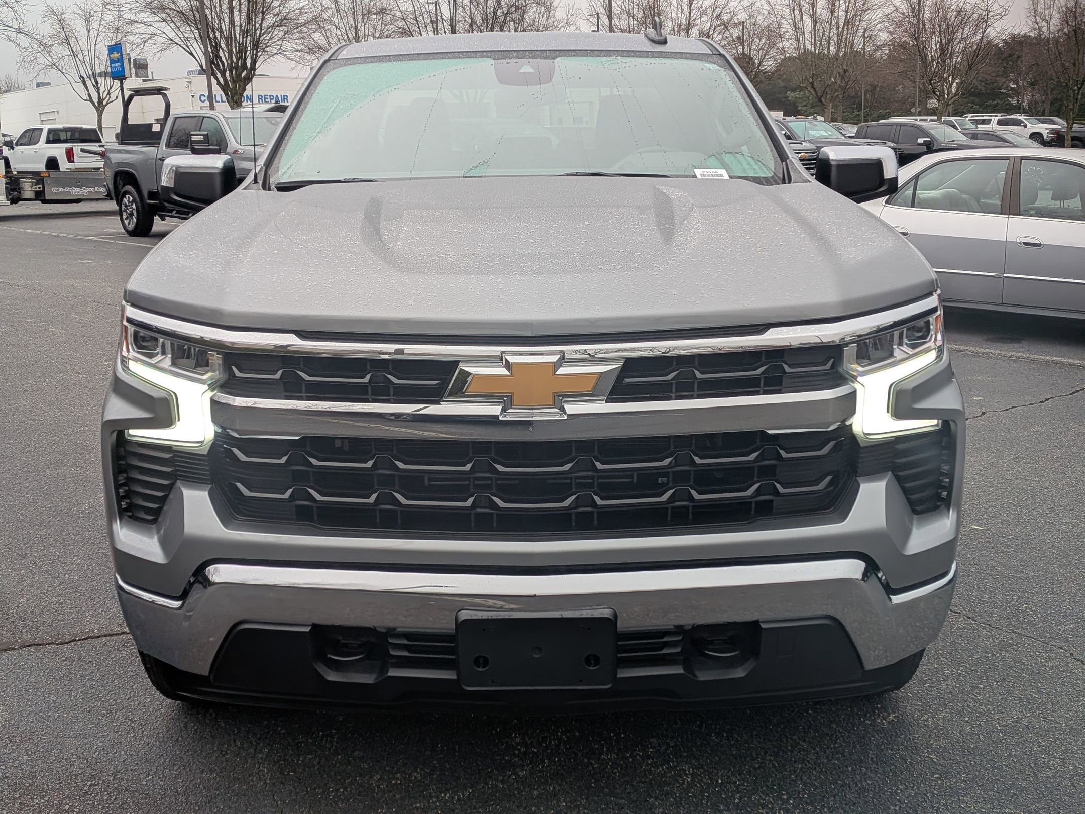 Used 2024 Chevrolet Silverado 1500 LT image 3