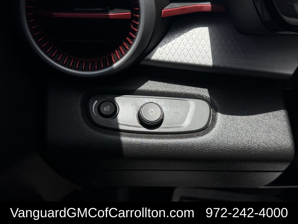 Used 2024 Chevrolet Trax RS FWD image 23