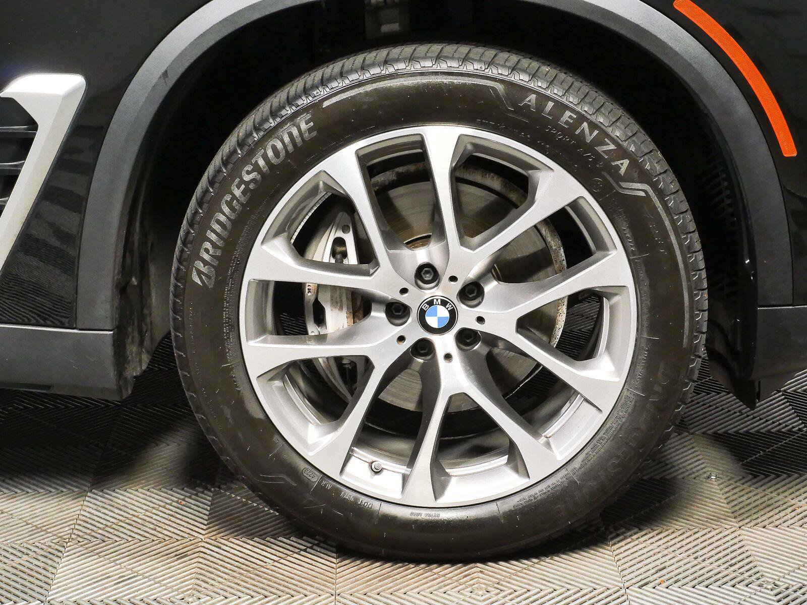 Used 2024 BMW X5 xDrive40i w/ Premium Package AWD/4WD image 40