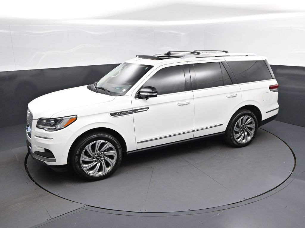 Used 2023 Lincoln Navigator Reserve AWD/4WD image 31