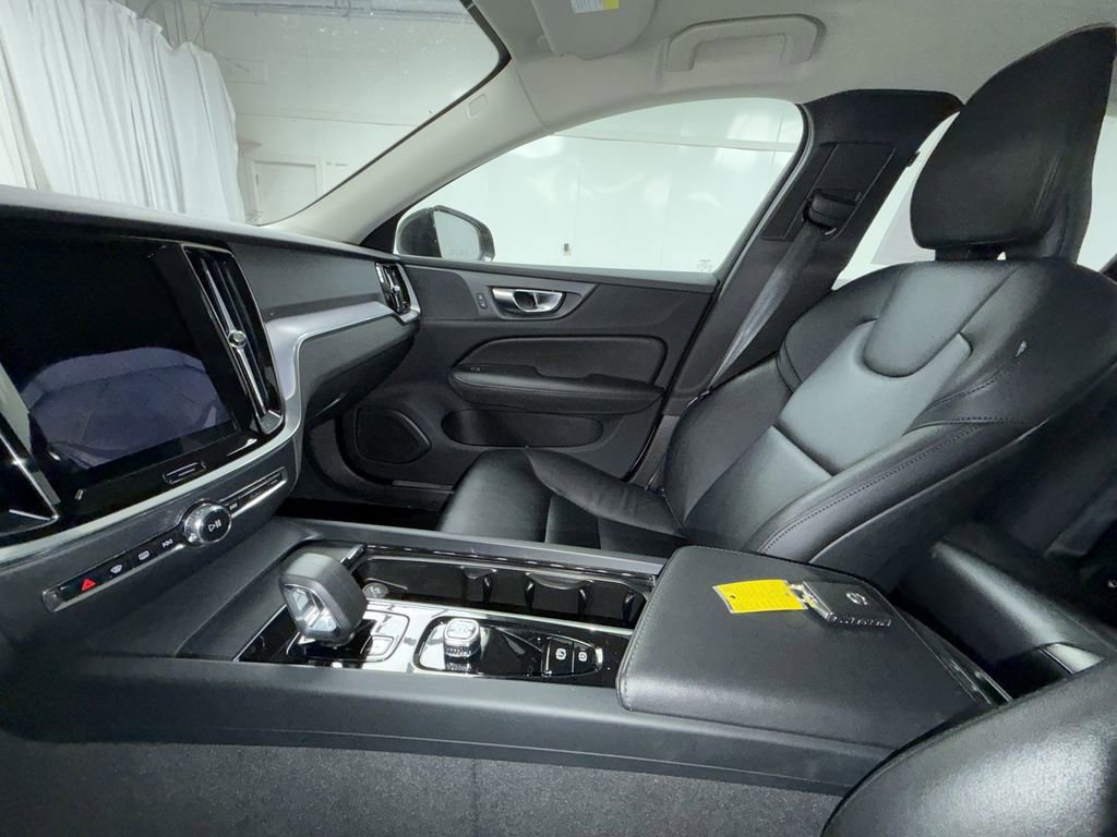 Used 2025 Volvo S60 B5 Core AWD/4WD image 6