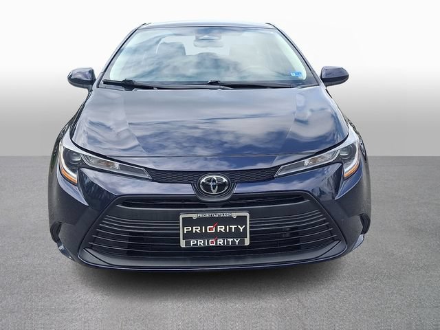 Used 2024 Toyota Corolla LE FWD image 2