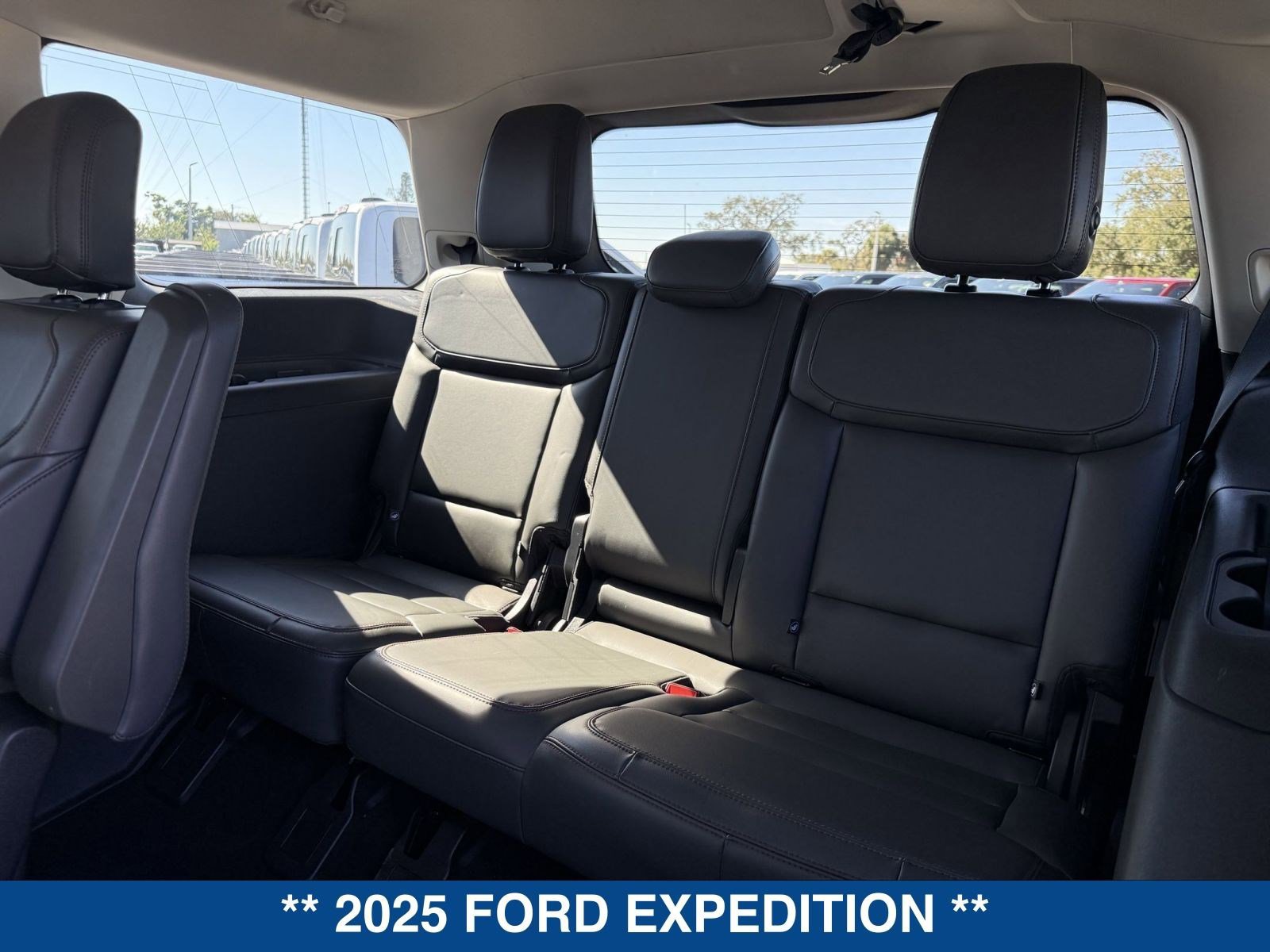 Certified 2025 Ford Expedition Active image 19