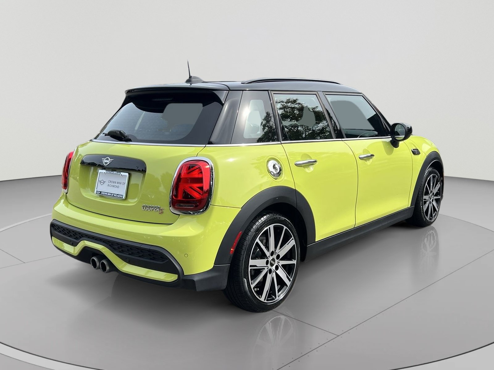 Used 2024 MINI Cooper S w/ Signature Upholstery Package FWD image 5