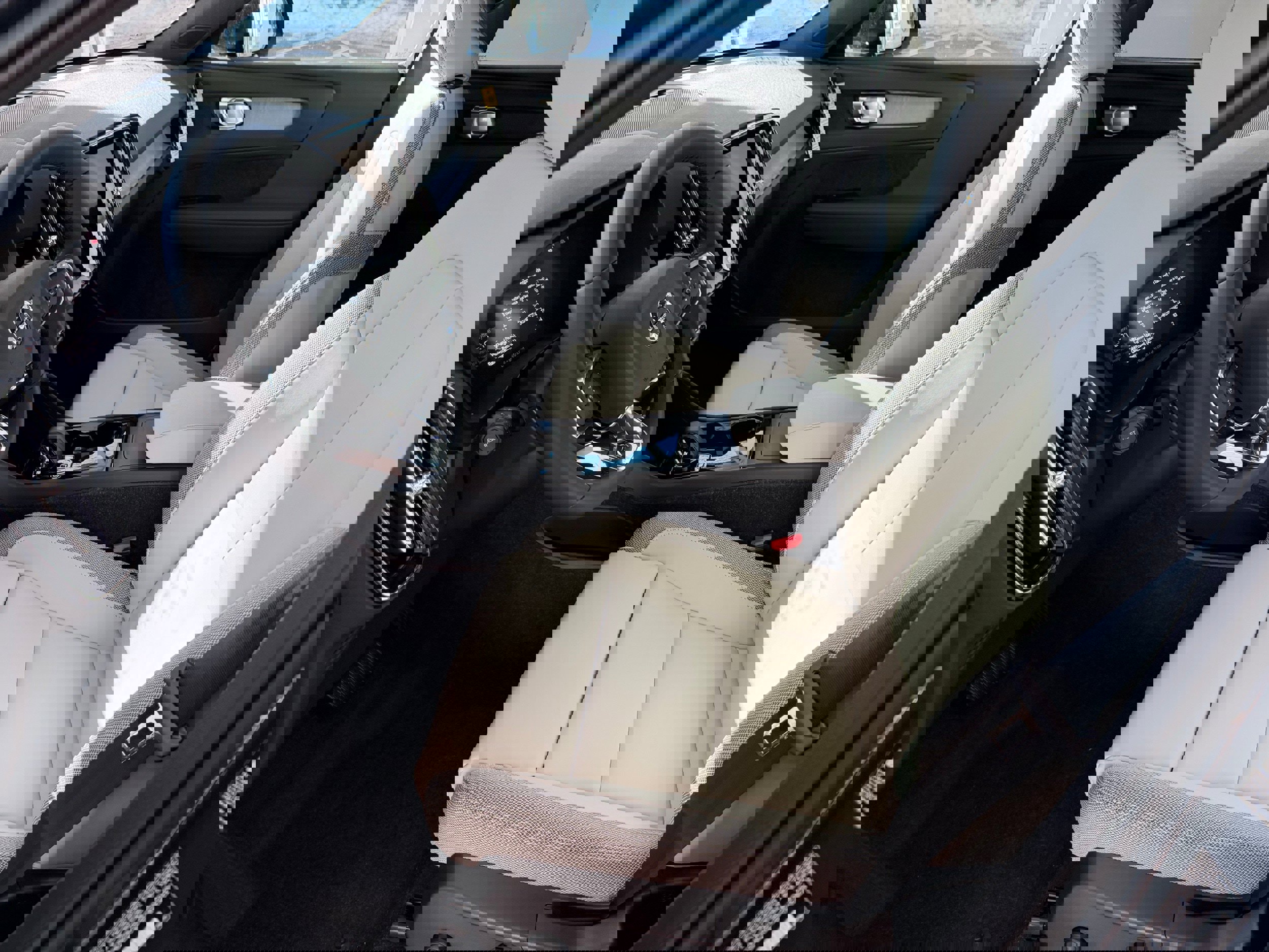 New 2026 Volvo EX40 Plus w/ Climate Package image 12