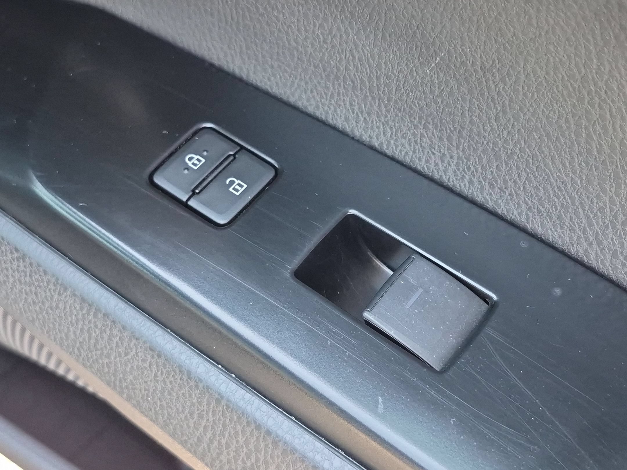 Used 2025 Toyota Camry SE FWD image 35