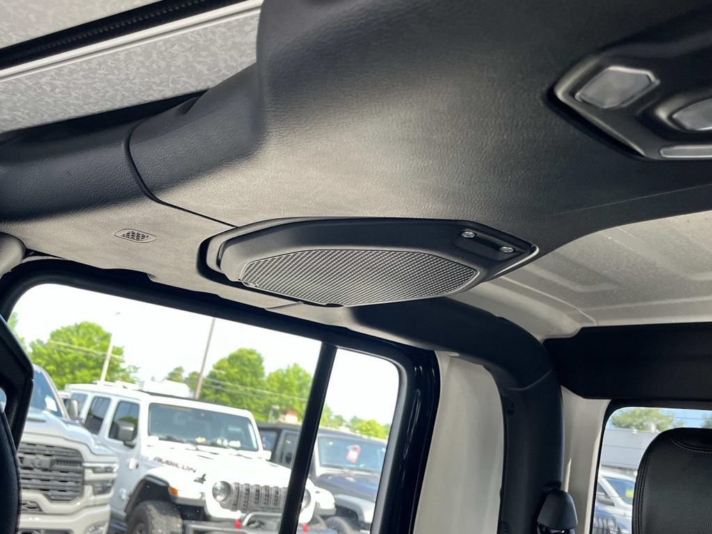 Used 2021 Jeep Gladiator Mojave AWD/4WD image 34