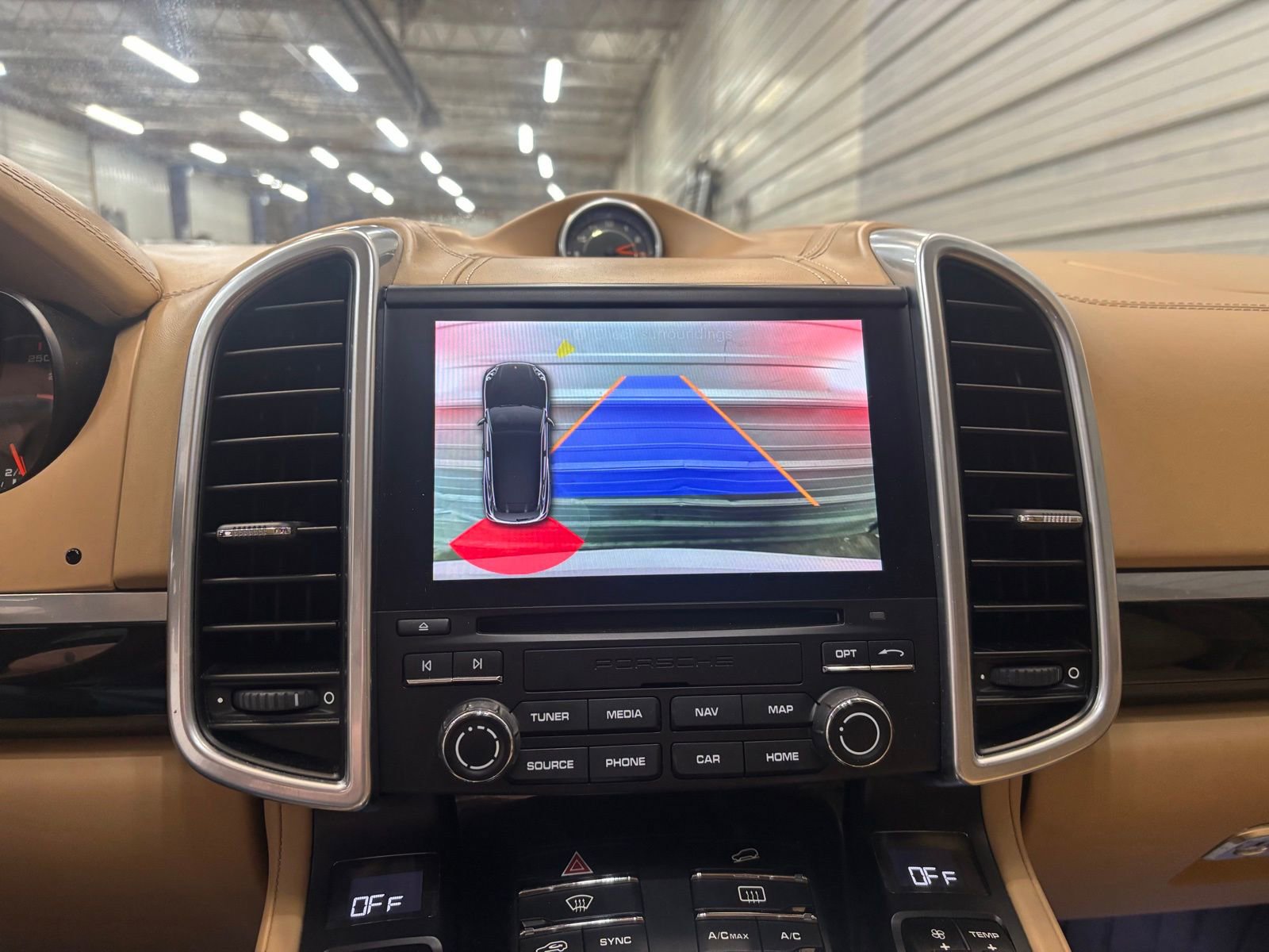 Used 2017 Porsche Cayenne Platinum Edition image 19