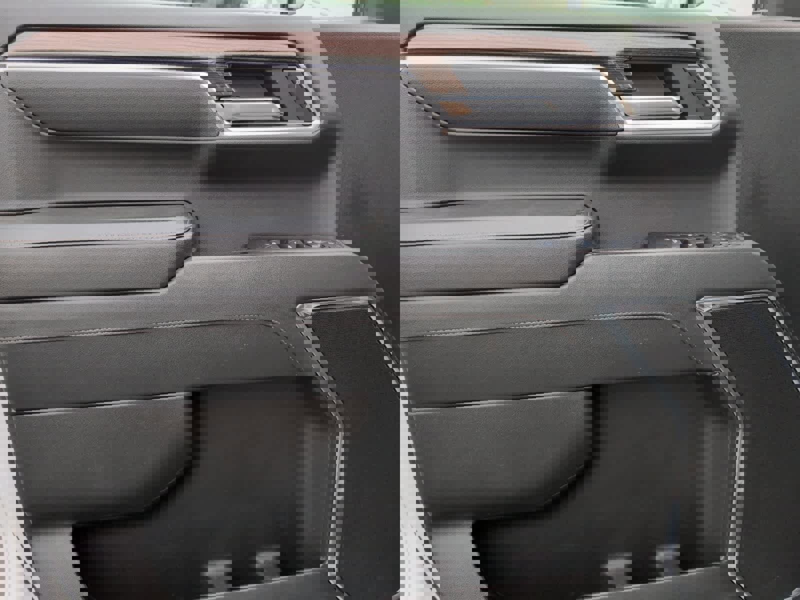 Used 2025 Chevrolet Silverado 1500 LT image 12