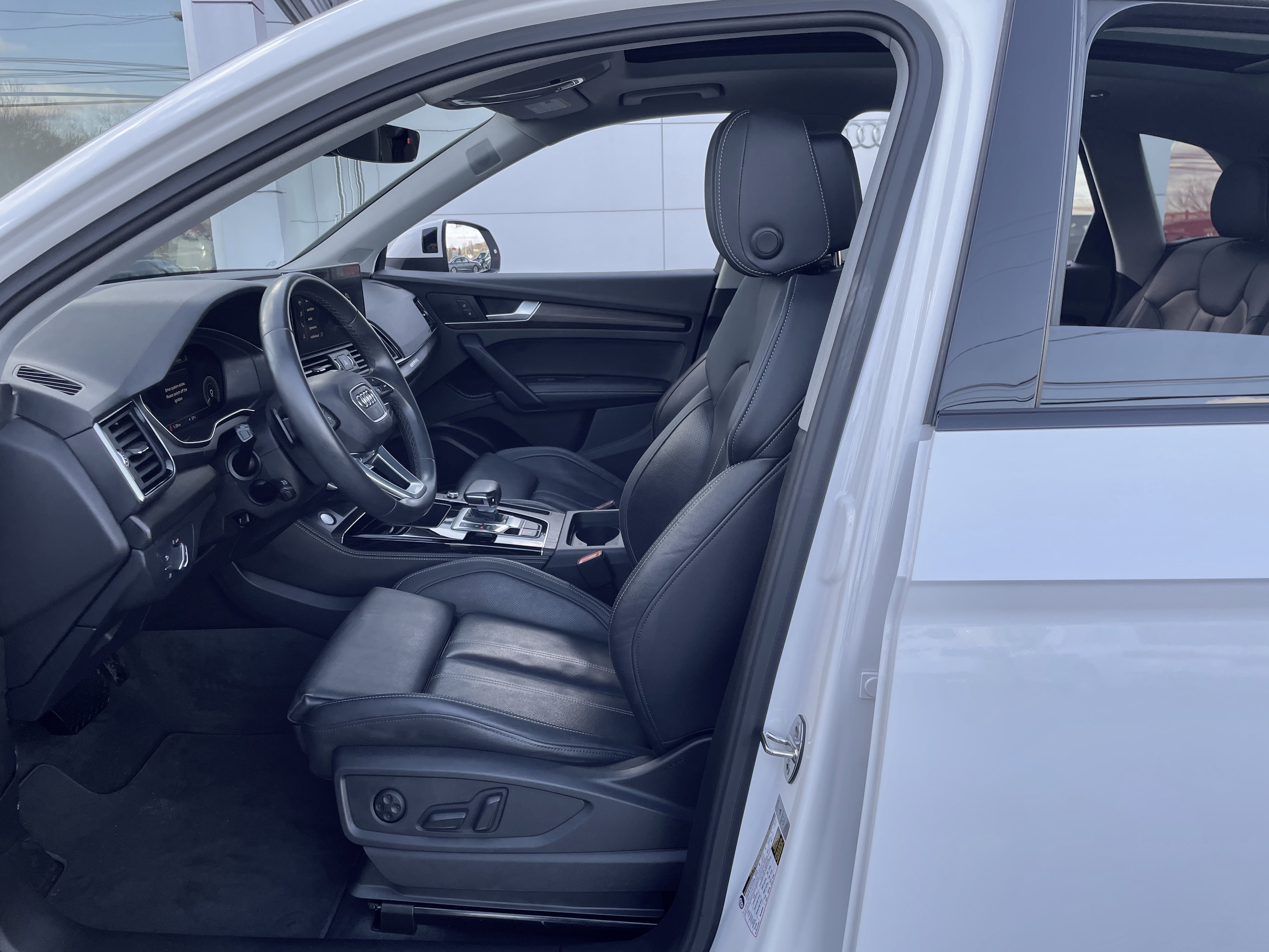 Certified 2023 Audi Q5 e Premium Plus w/ Premium Plus Package image 6