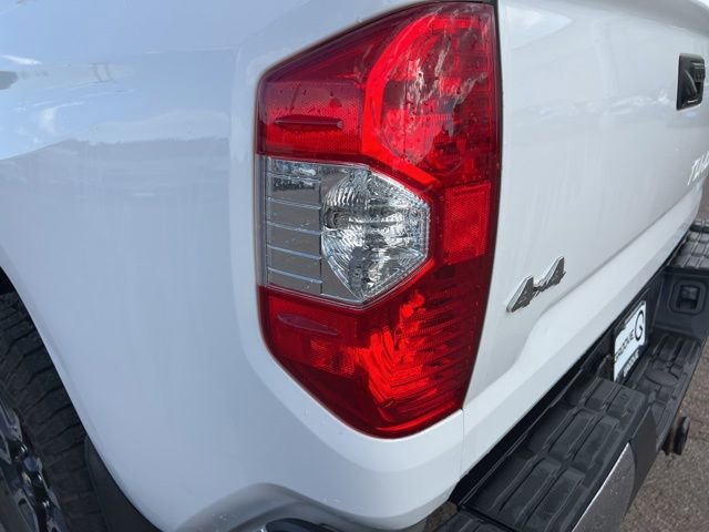 Used 2016 Toyota Tundra SR5 w/ SR5 Upgrade Package AWD/4WD image 11