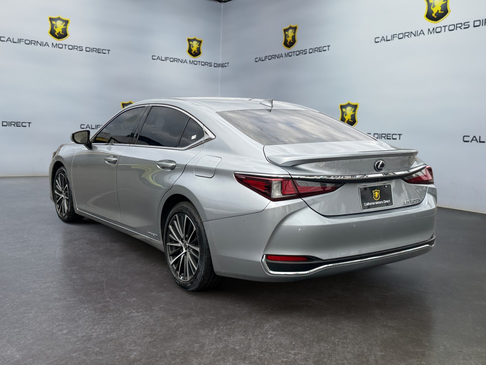 Used 2022 Lexus ES 300h w/ Premium Package FWD image 3