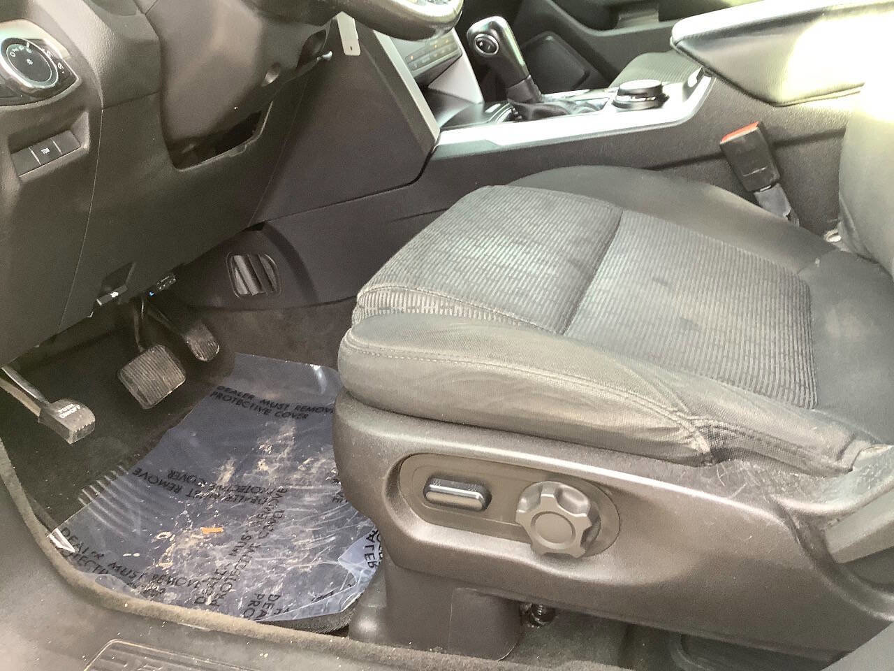 Used 2015 Ford Explorer XLT image 37