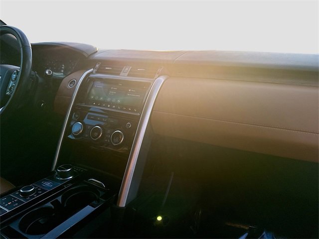 Used 2019 Land Rover Discovery HSE Luxury image 34