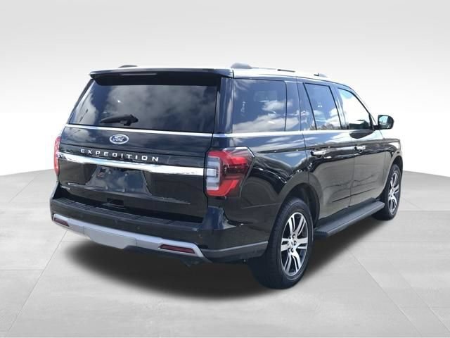 Used 2024 Ford Expedition Limited AWD/4WD image 3