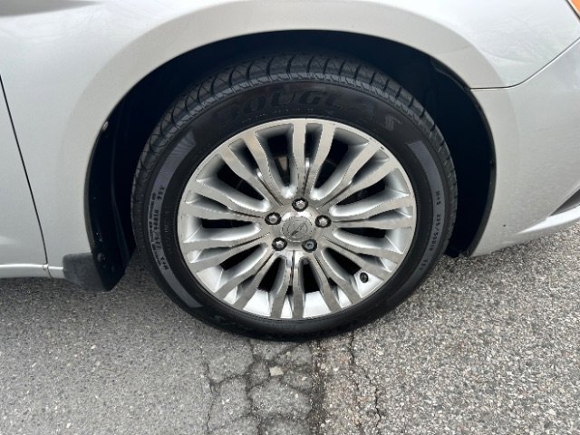 Used 2012 Chrysler 200 Limited image 14