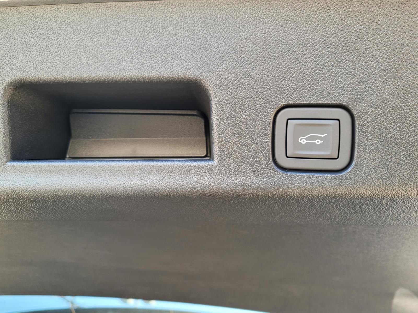 New 2026 Chevrolet Traverse High Country image 8