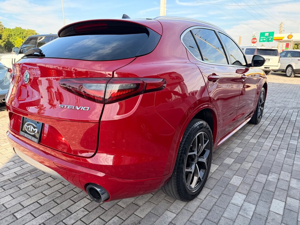 Used 2021 Alfa Romeo Stelvio Ti image 10