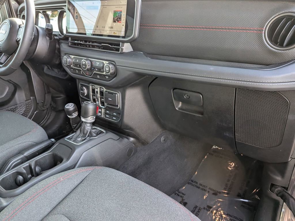 Used 2025 Jeep Wrangler Unlimited Rubicon w/ Convenience Group image 30