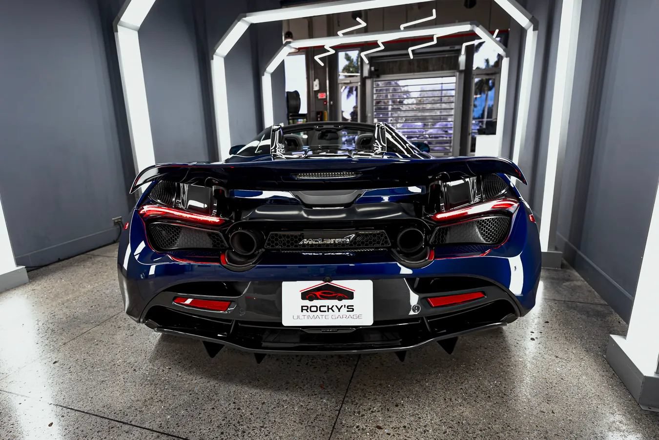 Used 2020 McLaren 720S Spider RWD image 9