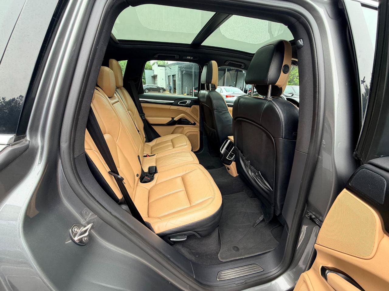 Used 2016 Porsche Cayenne AWD/4WD image 14