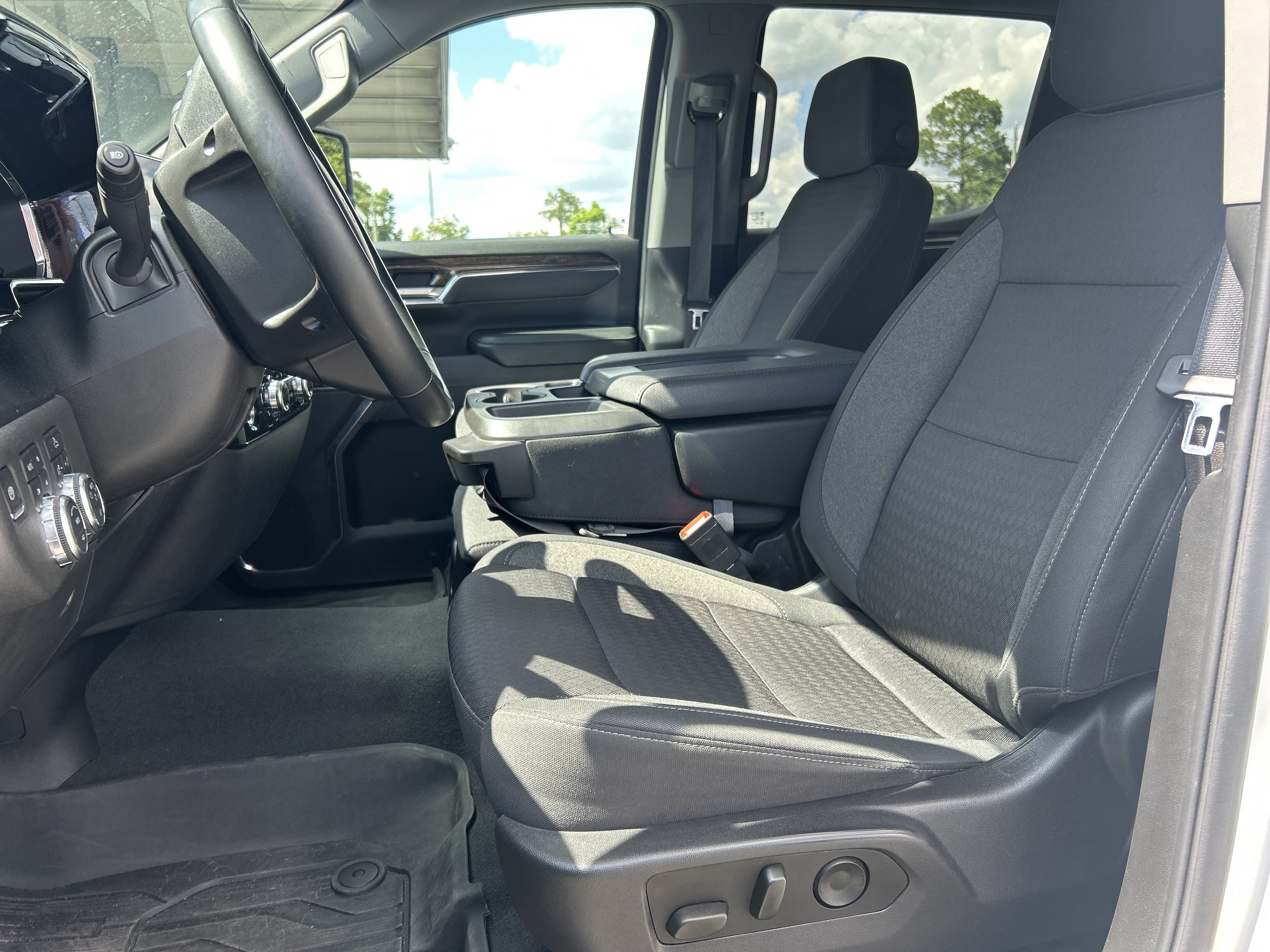 Used 2024 GMC Sierra 1500 Elevation w/ X31 Off-Road Package AWD/4WD image 6