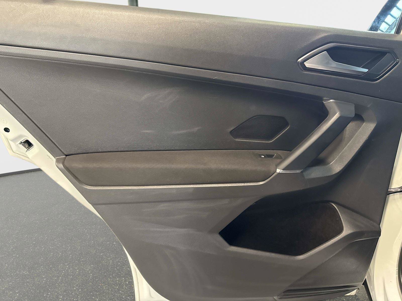 Used 2018 Volkswagen Tiguan S image 11