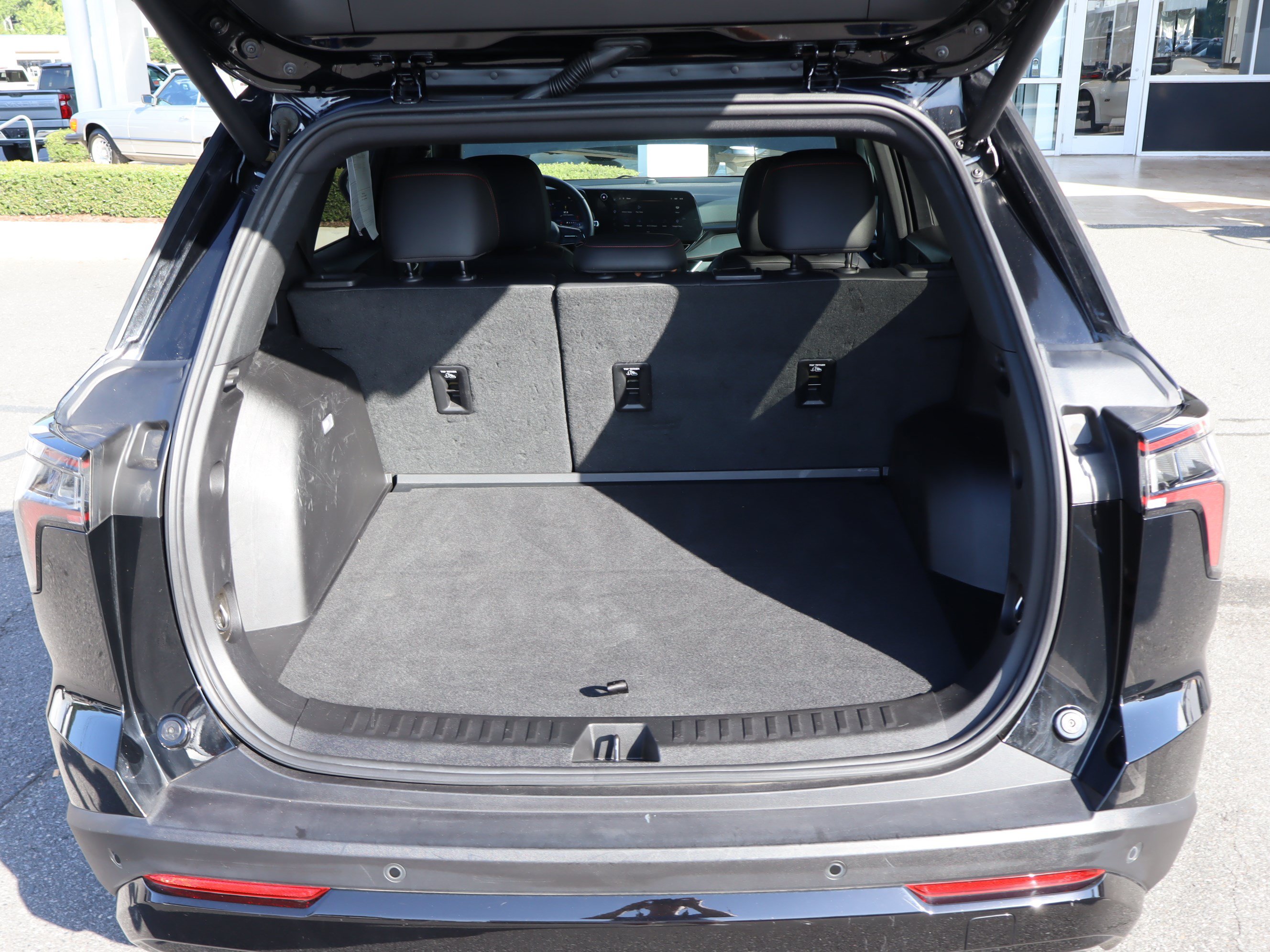 Used 2025 Chevrolet Equinox RS w/ Convenience Package III FWD image 34
