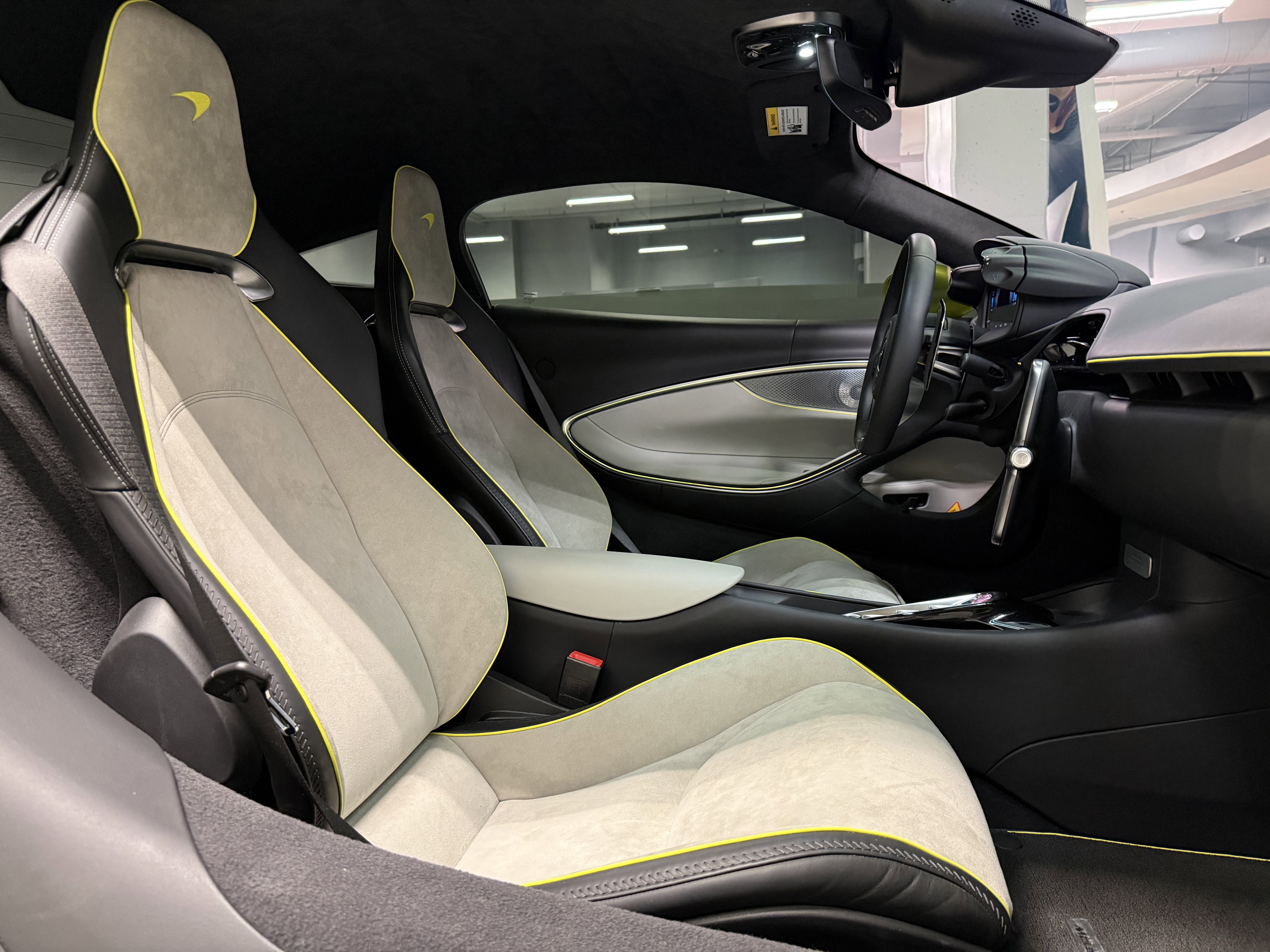 Used 2023 McLaren Artura image 22