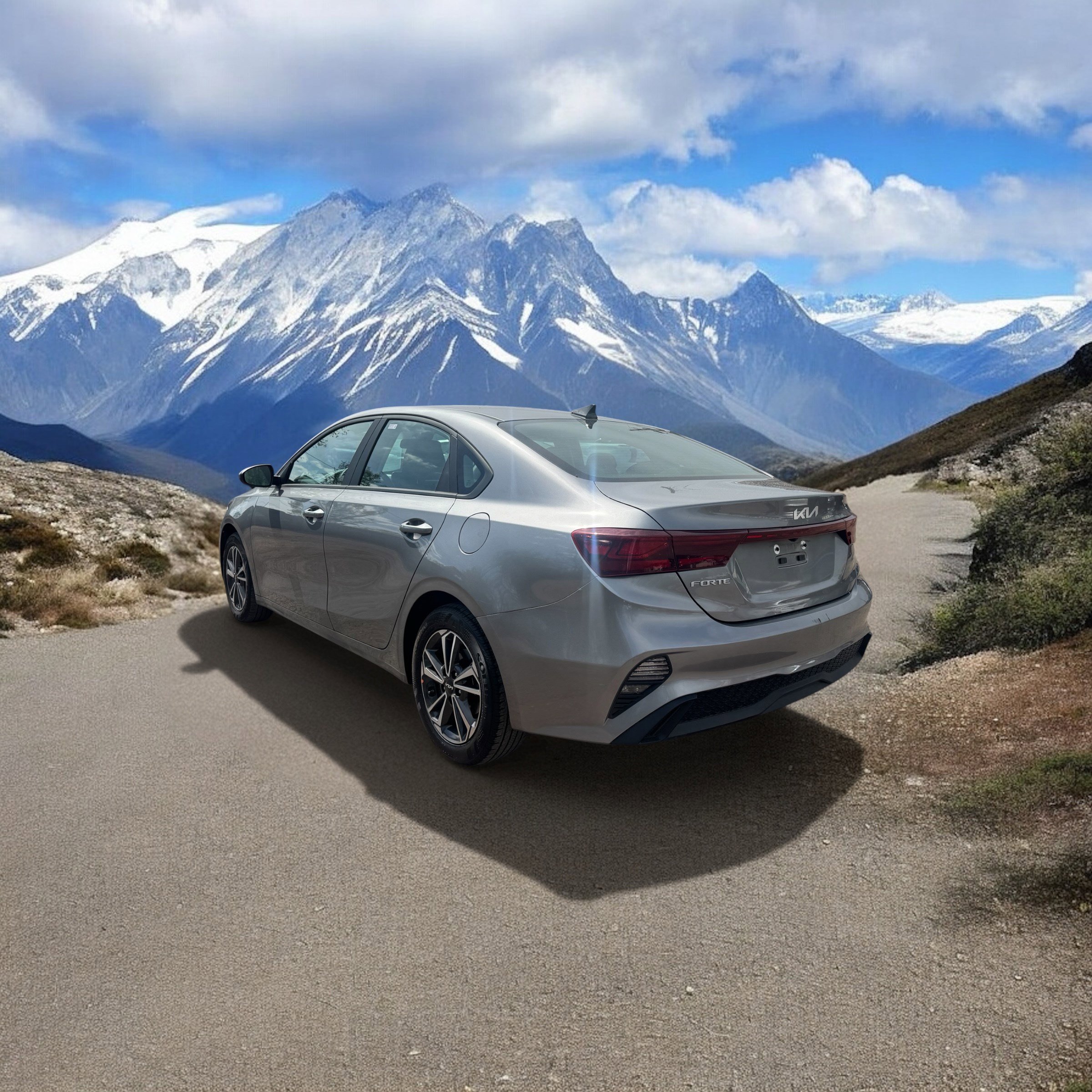 Used 2024 Kia Forte LXS FWD image 3