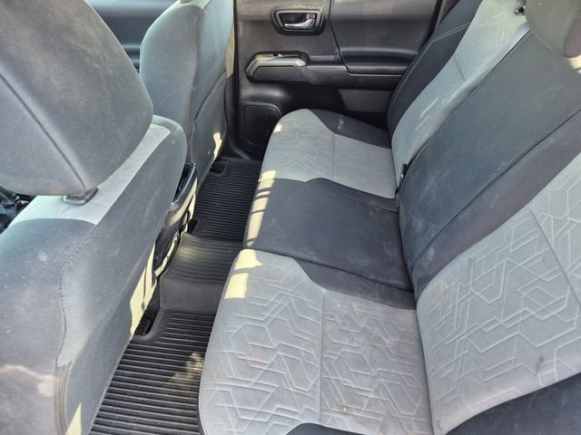 Used 2022 Toyota Tacoma TRD Off-Road AWD/4WD image 27