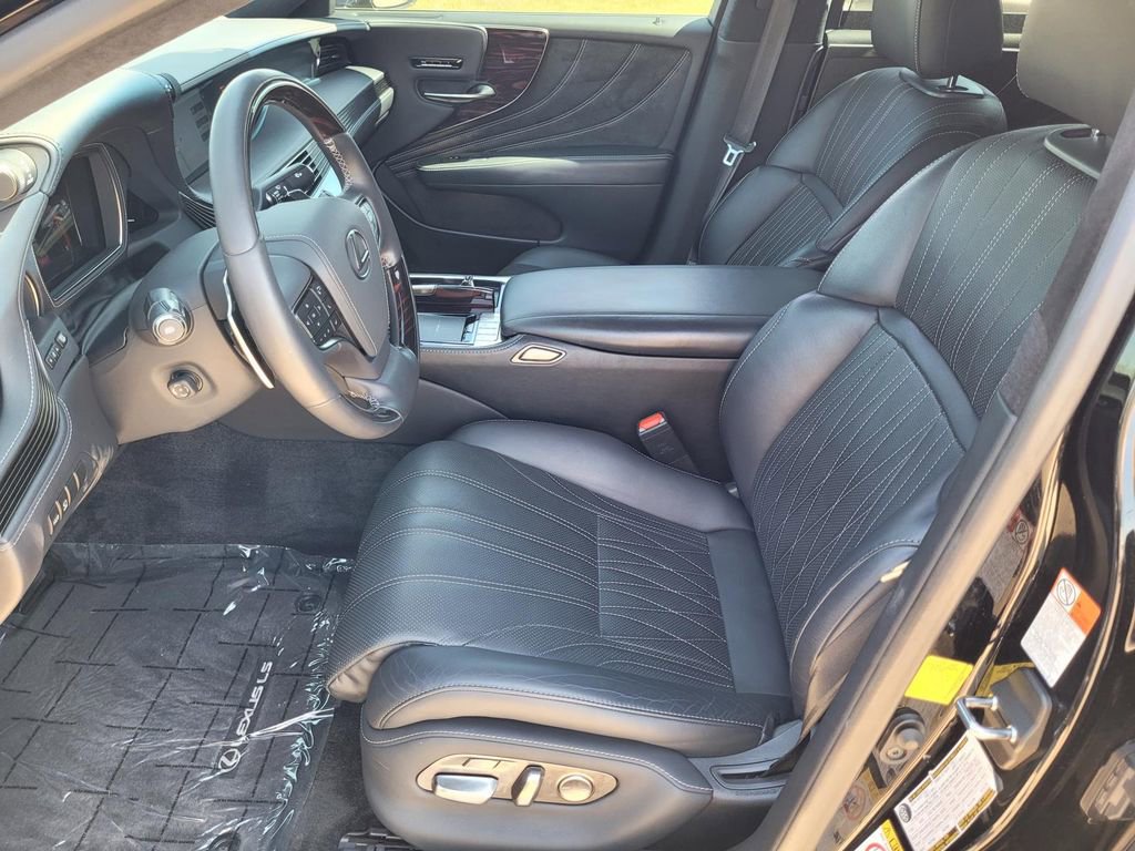 Used 2018 Lexus LS 500 w/ Luxury Package image 10