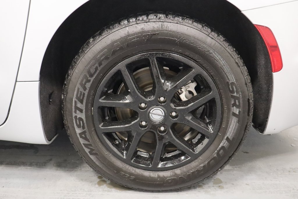 Used 2024 Chrysler Pacifica Touring-L image 25