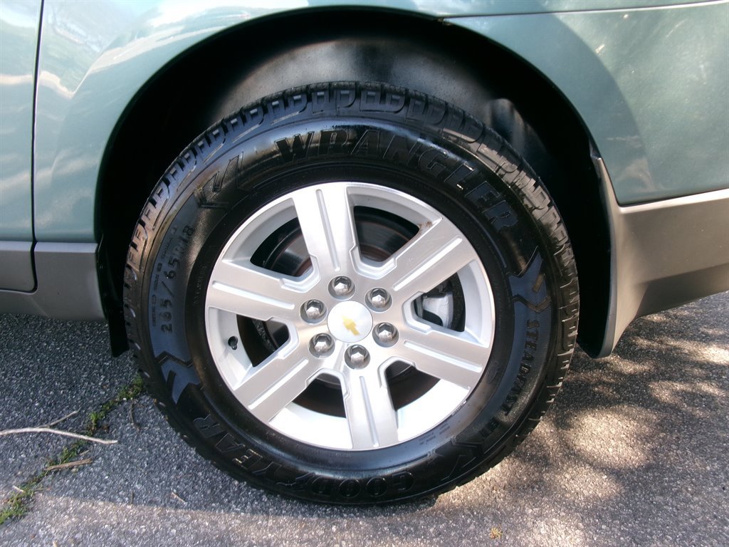 Used 2009 Chevrolet Traverse LT image 44