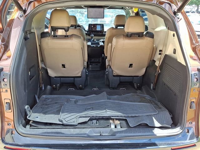 Used 2021 Toyota Sienna Limited image 35