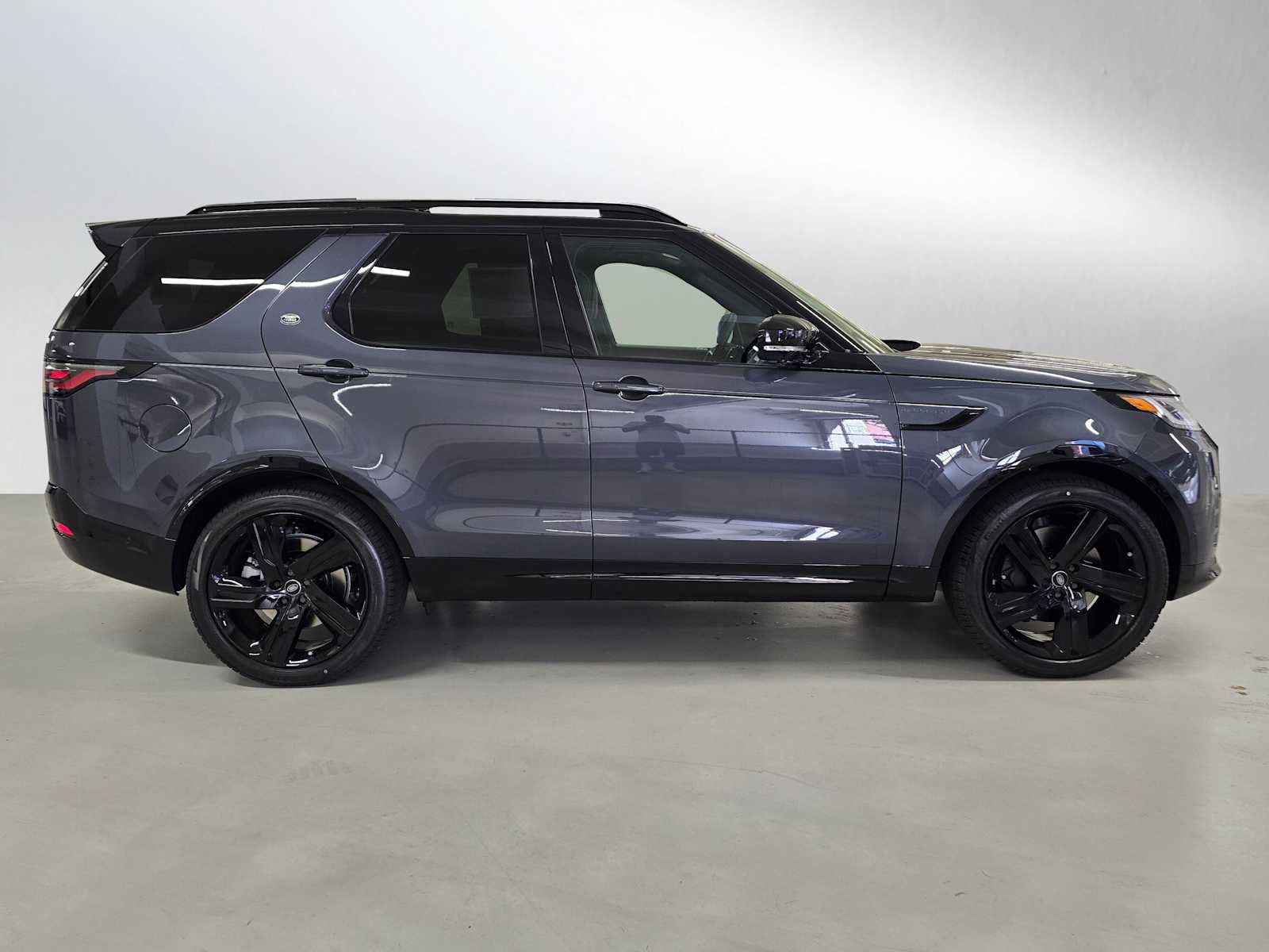 New 2026 Land Rover Discovery Limited Edition AWD/4WD image 6