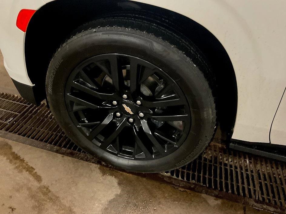 Used 2024 Chevrolet Tahoe High Country image 15