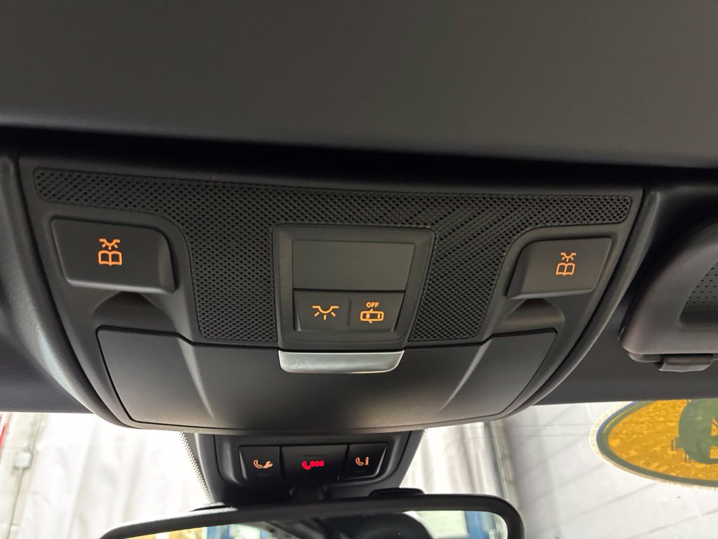 Used 2014 Mercedes-Benz SLK 250 image 19