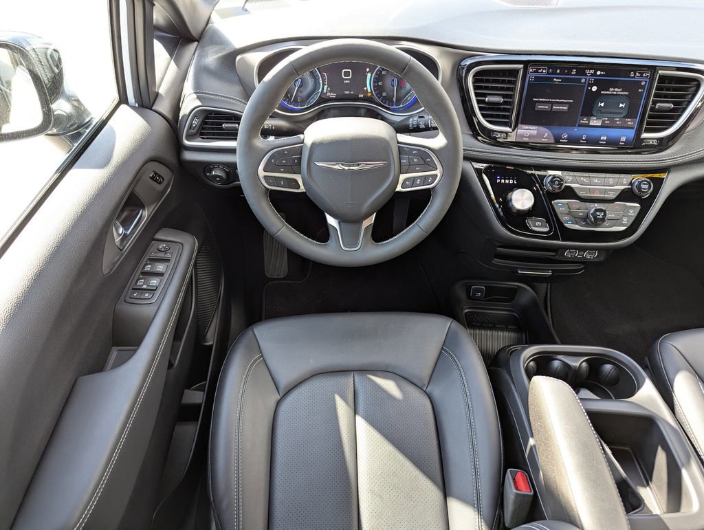 New 2026 Chrysler Pacifica Select FWD image 14
