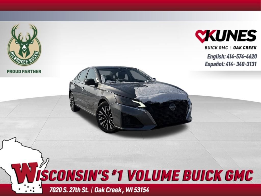 Used 2024 Nissan Altima 2.5 SV image 1