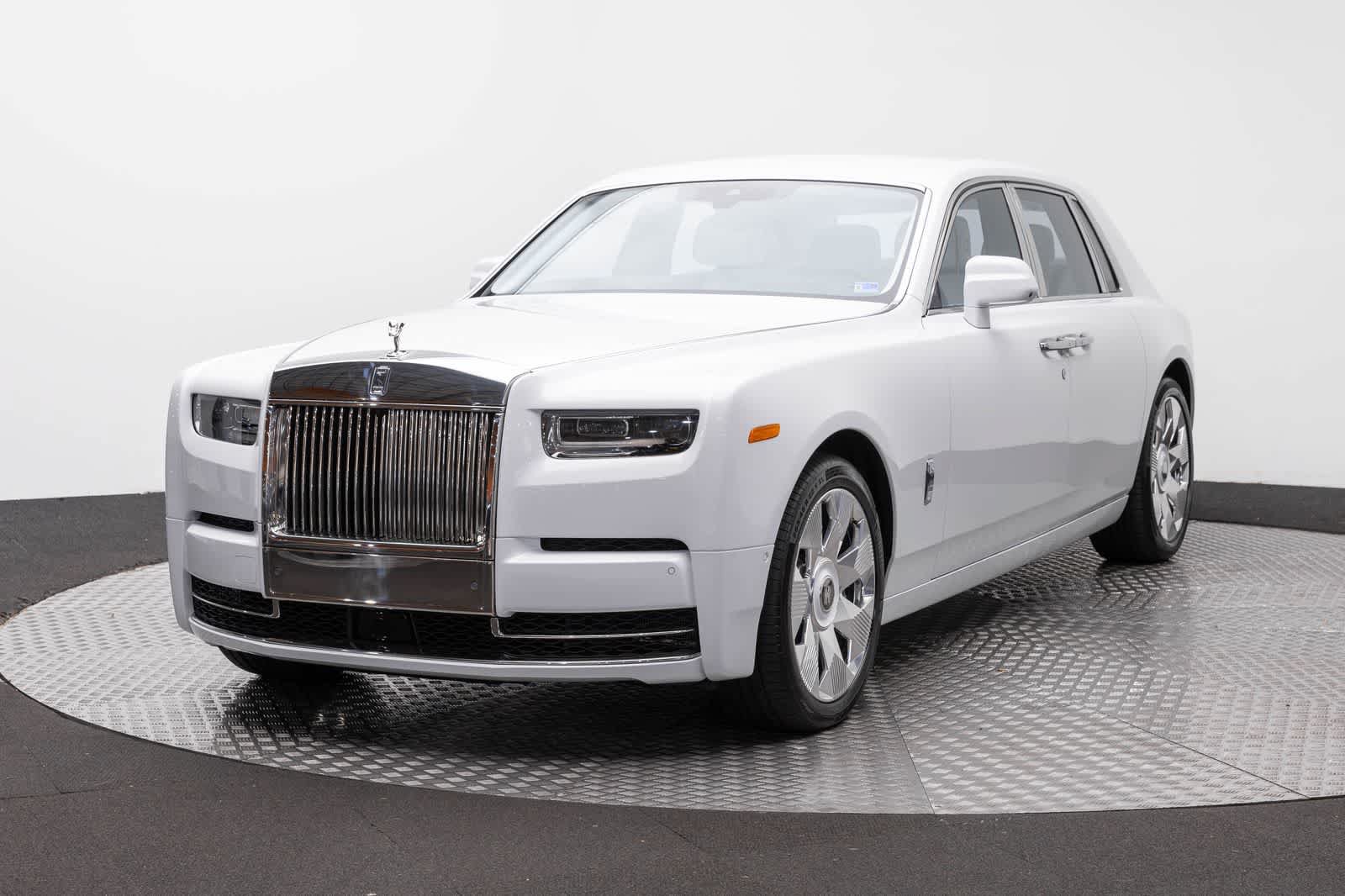 New 2027 Rolls-Royce Phantom Sedan RWD image 1