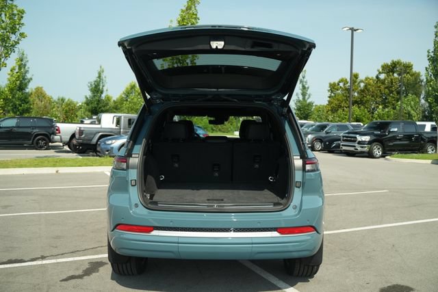 New 2026 Jeep Grand Cherokee Summit w/ MOPAR Finishing Package AWD/4WD image 16