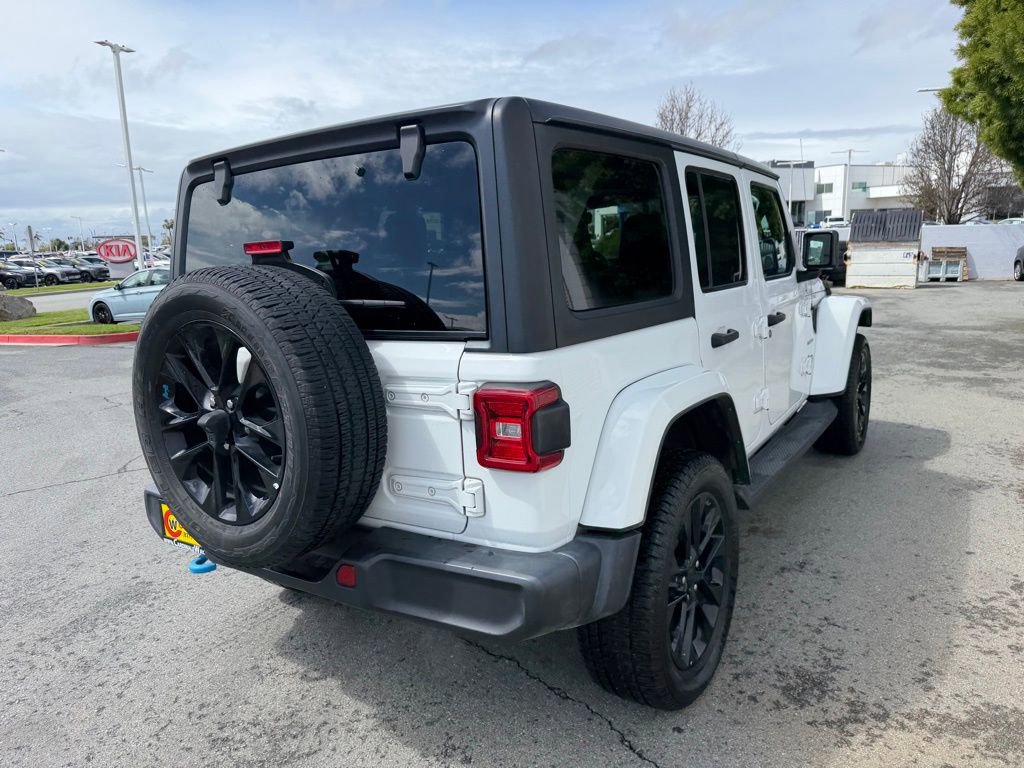 Used 2022 Jeep Wrangler Unlimited Sahara AWD/4WD image 6