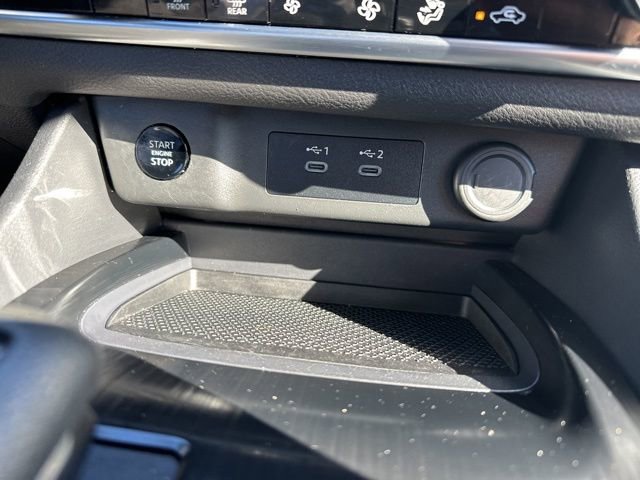 Used 2024 Nissan Rogue SV image 30