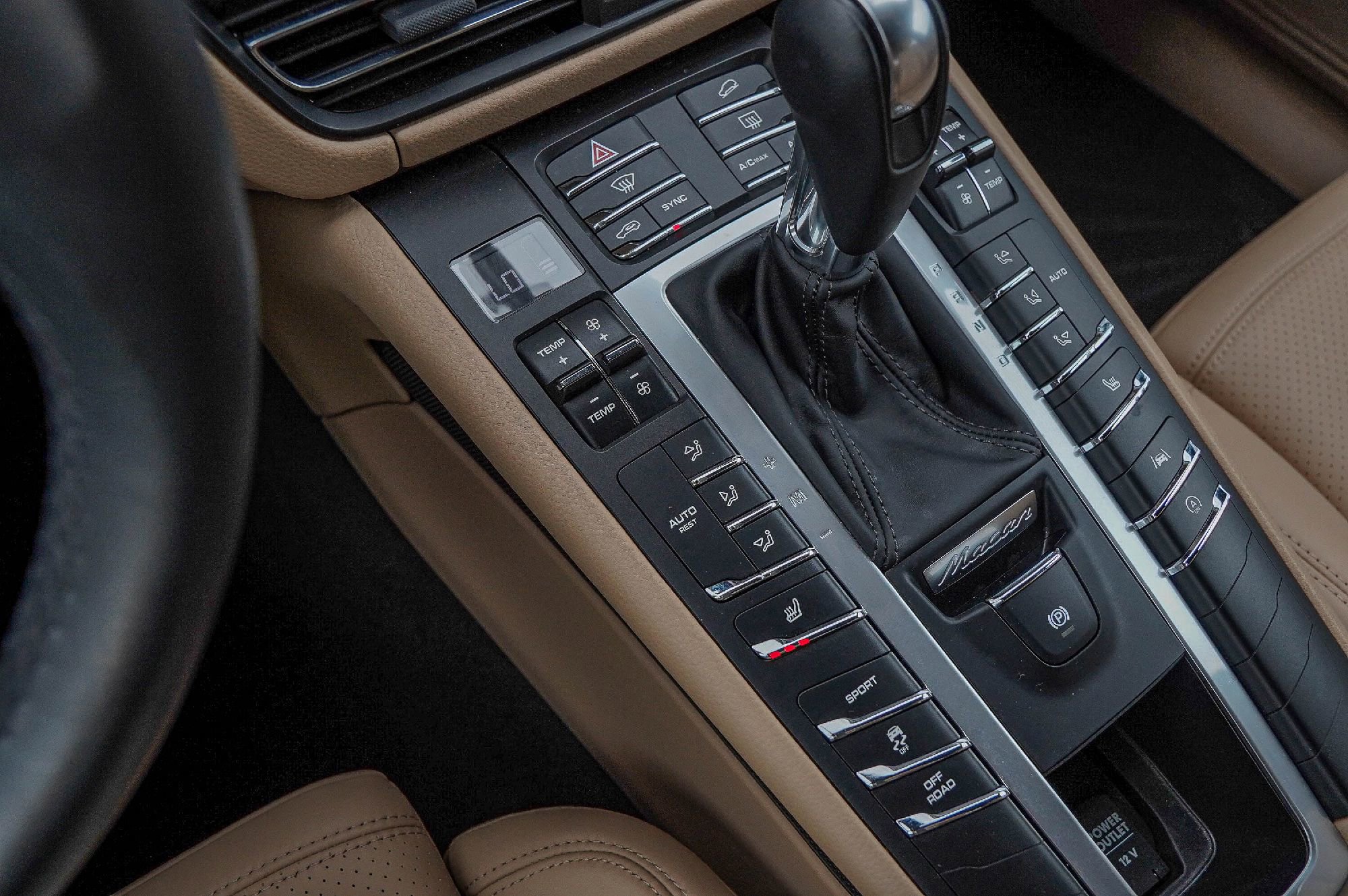 Used 2020 Porsche Macan image 19