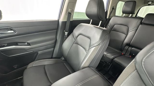 New 2026 Nissan Pathfinder SL image 13