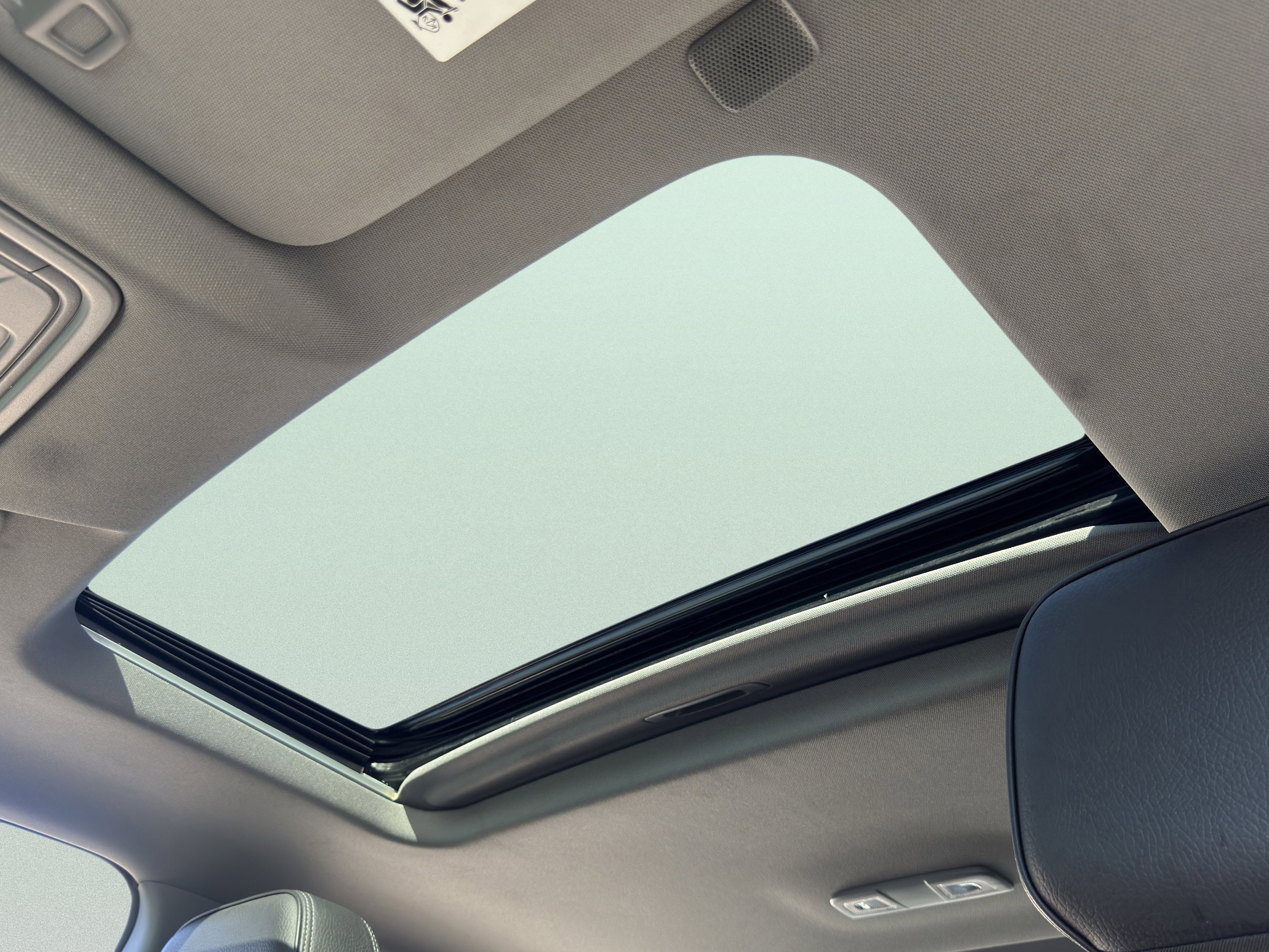 Used 2024 GMC Sierra 3500 Denali w/ Denali Reserve Package image 45