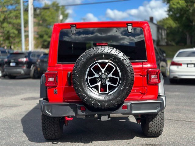 Used 2025 Jeep Wrangler Unlimited Rubicon w/ Safety Group AWD/4WD image 5