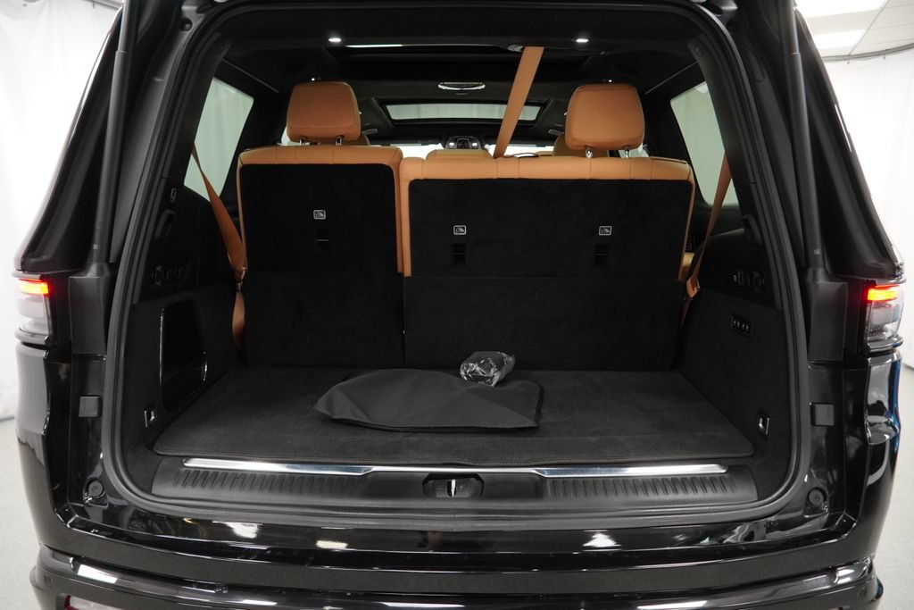 Certified 2025 Jeep Grand Wagoneer Series III w/ Rear Seat Video Group 1 AWD/4WD image 47